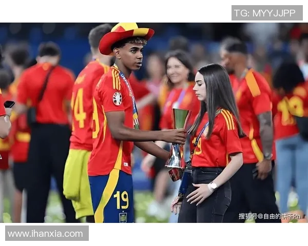 足球场上的爱与荣耀 球星情侣甜蜜瞬间壁纸精选 足球场上的爱与荣耀 球星情侣甜蜜瞬间壁纸精选